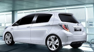 Toyota Yaris Hybrid Picture Gallery