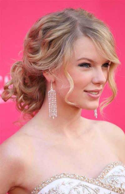 The teach Zone: Taylor Swift Hairstyle "Love Story" Updo 