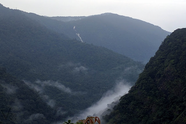 distant gerusoppa falls as seen from the jog valley view point