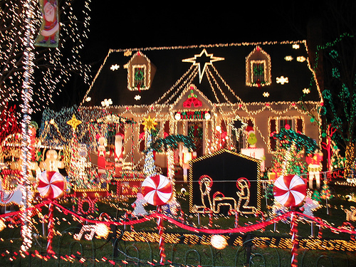 christmas lights on houses images. Personally this house in my own opinion is a little over the top, 