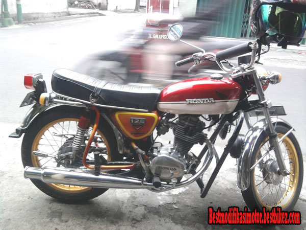 Honda CB 100 Tahun 1973 - Gambar Modifikasi Motor Terbaru