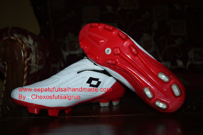 Sepatu Sepak Bola Handmade Lotto Zerro Gravity Merah/putih out sole