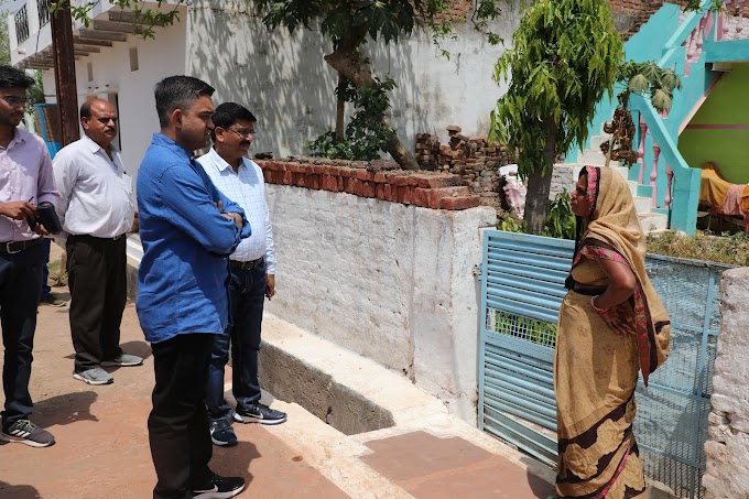 पेयजल आपूर्ति की व्यवस्था को लेकर कलेक्टर श्री प्रियंक मिश्रा ने किया एनकेजे बजरंग कॉलोनी का निरीक्षण