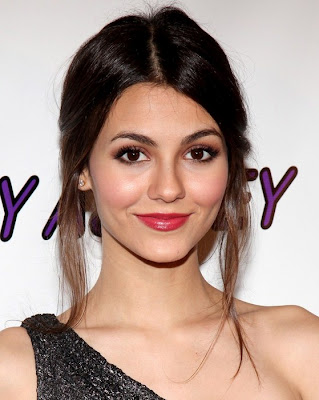  Victoria Justice