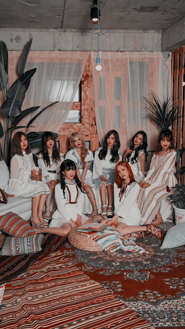 Lovelyz (러블리즈) is a South Korean girl group formed by Woollim Entertainment