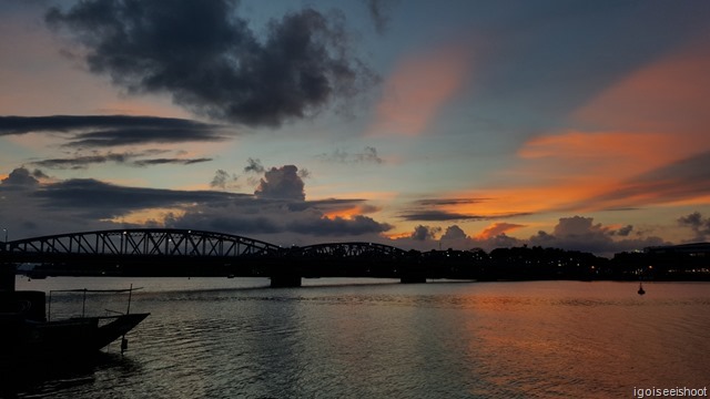 Truong Tien Bridge is a good place to see the sun set across the Perfume River.