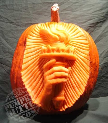 [20+Amazing+Pumpkin+Carvings+5.jpg]