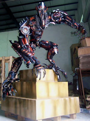 http://www.jadigitu.com/2012/11/kerennya-replika-robot-transformer-dari.html