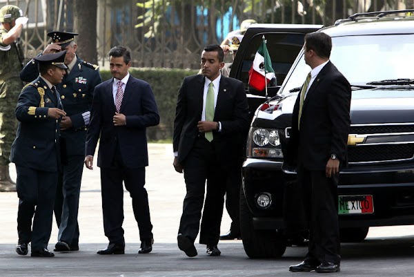 Estado Mayor Presidencial de Peña Nieto amenaza a fotógrafo en Colima. Te vamos a desaparecer, le dicen.