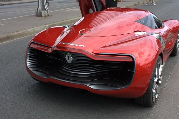 On the street Renault DeZir Concept Live Renault will soon post video of the