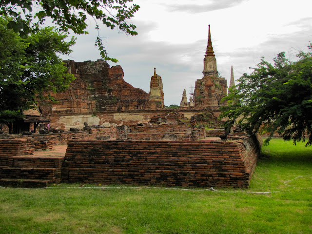 ruins wat mahathat ayutthaya thailand