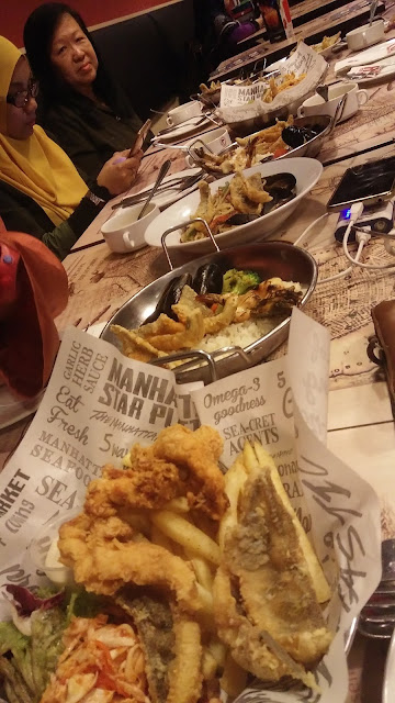 The Manhattan Fish Market, review The Manhattan Fish Market