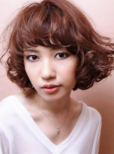  begitu juga dengan ciri khas rambut yang elok Under Cute Style -  Gaya Rambut Pendek Wanita Asia Modern