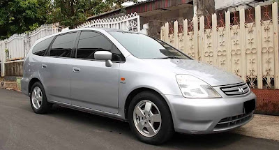 Mobil Honda Stream 1.7 2005