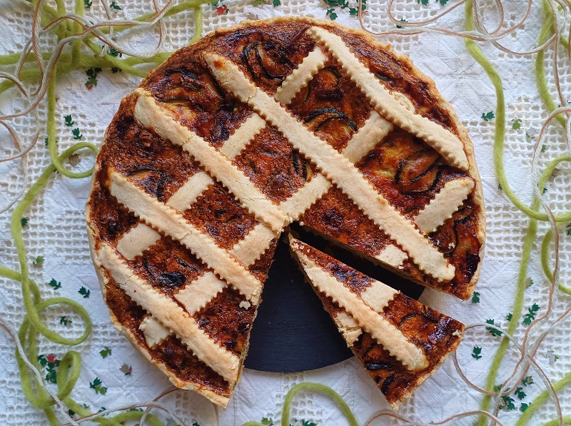 Torta rustica zucchine, formaggio e pancetta