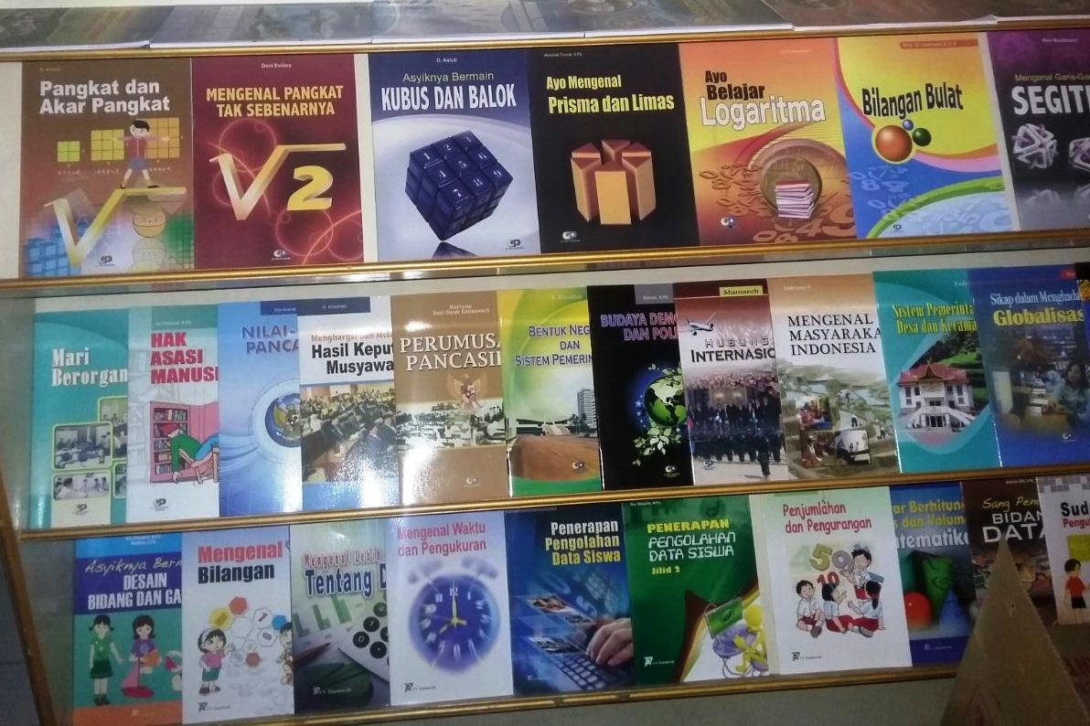  Contoh Gambar Sampul dan Isi Buku Untuk Perpustakaan Desa 