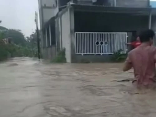 Banjir di Semarang Belum Usai, Kini Giliran Dinar Indah Meteseh Terendam