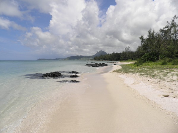 Plage tranquille et isolée de l'Ile aux Cerfs