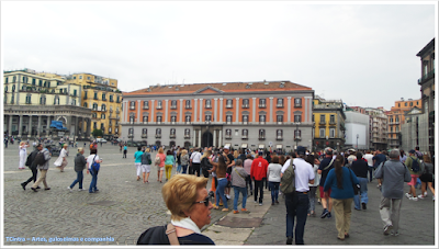 Napoli; experiência pessoal; Piazza del Plebiscito; Palazzo della Prefettura;