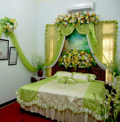 Desain dekorasi kamar pengantin romantis