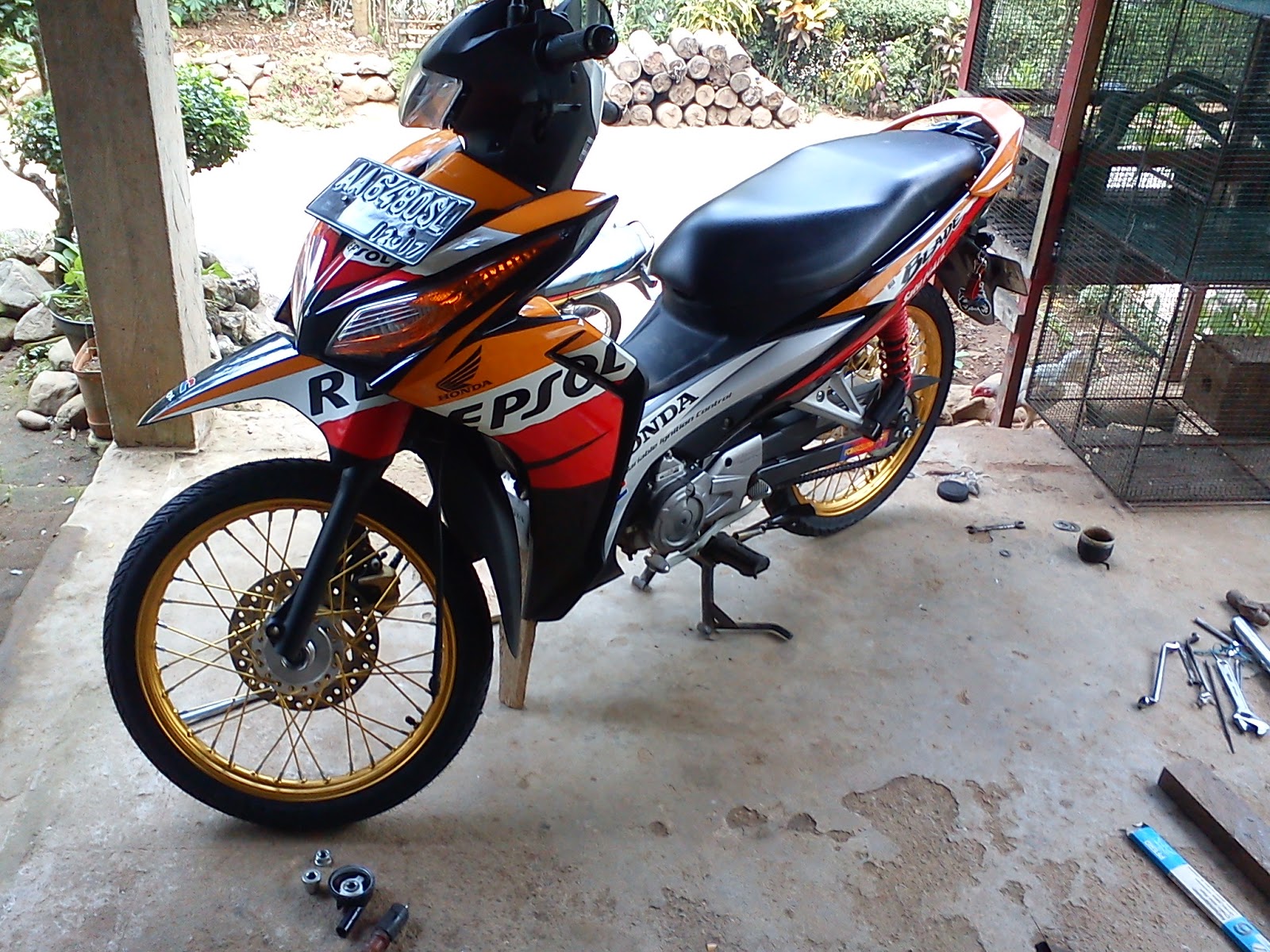 Download Koleksi Modifikasi Motor New Honda Blade 2013 Terupdate