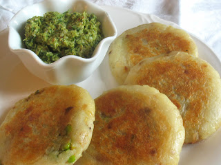 Potato Patties Stuffed with Spiced Green Peas