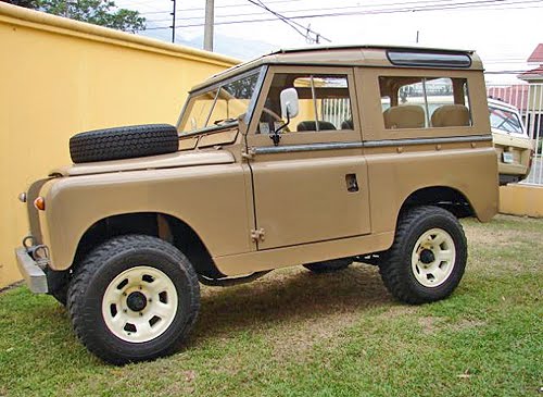 old land rover picture