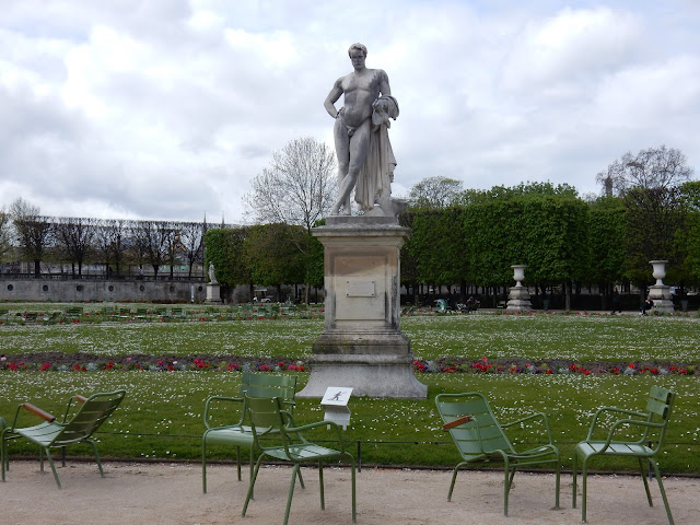 Sculpture in the Tuileries garden CapturingParis.blogspot.com