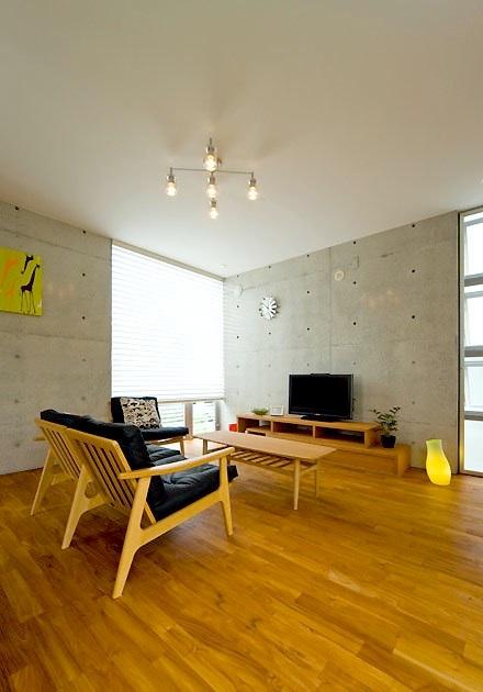 Japanese Minimalist Townhouse Design 