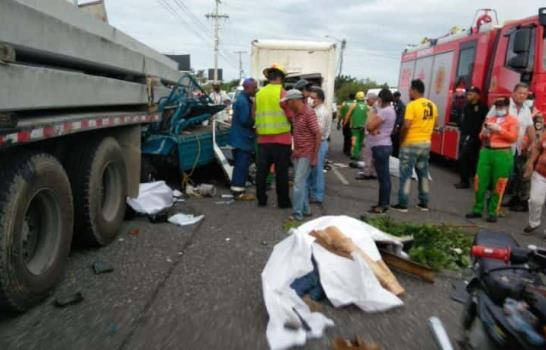 Tres muertos y dos heridos en accidente de tránsito en carretera La Romana-San Pedro de Macorís