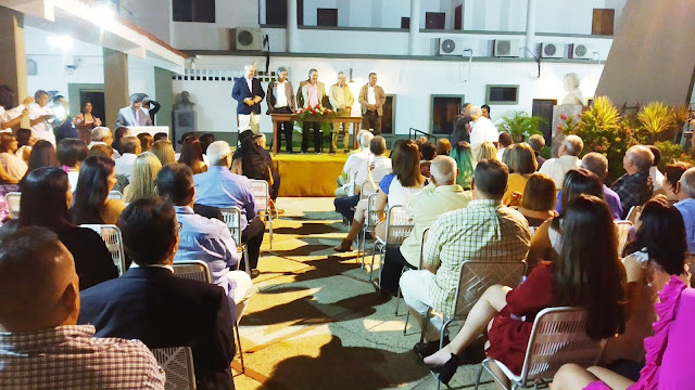 EN SORGO IMPONEN BANDA A LA REINA DE LA FERIA DE CARORA