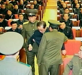 Jang Song Thaek preso de modo humilhante em sessão do Partido Comunista