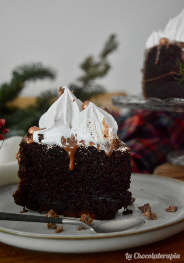 tarta-de-chocolate-con-turron-de-chocolate-y-merengue