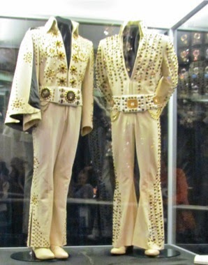 VisitingElvis%252527GracelandMansion-35-2014-10-30-09-47.jpg