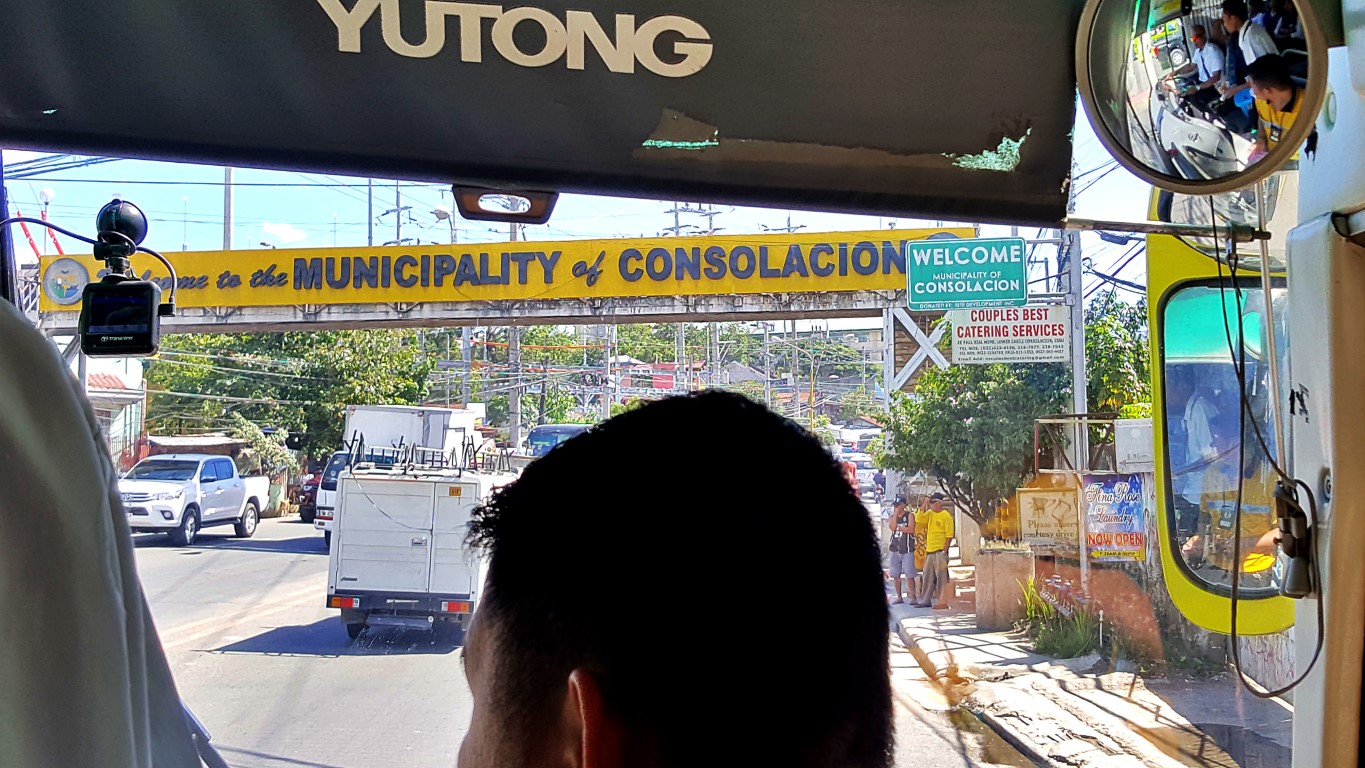 ceres bus entering the town of consolacion, Cebu