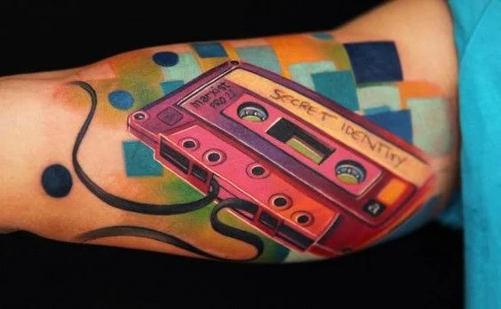 Tatuajes de cassettes de los 80 y 90