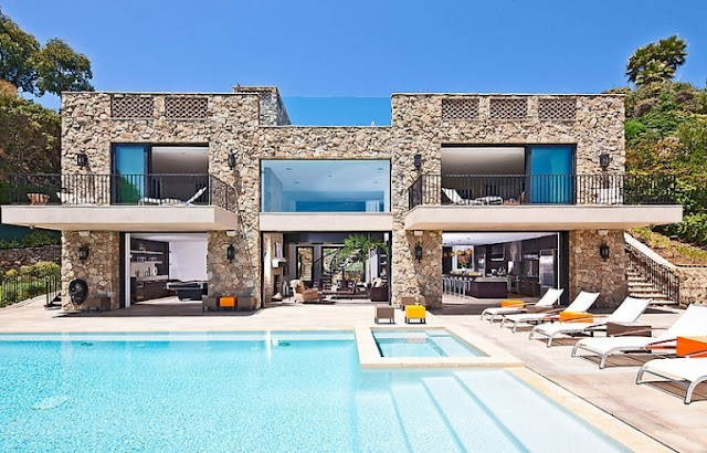 Malibu Beach House with Castle Exterior - Inspiring Modern Home