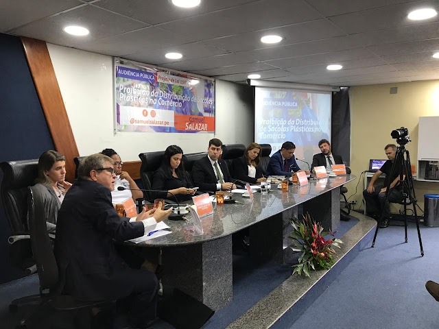 Debate sobre proibição da distribuição de sacolas plástica no comércio lota plenarinho 
