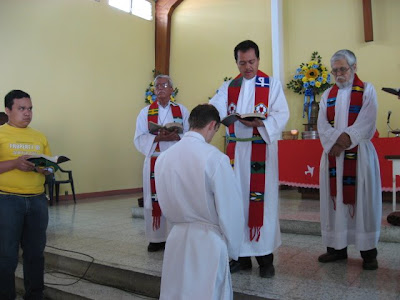 Instalación nuevo pastor capellán - foto: Carlos Figueroa, Fabiola Vásquez, Félix Galicia y José Figueroa (09/03/08)