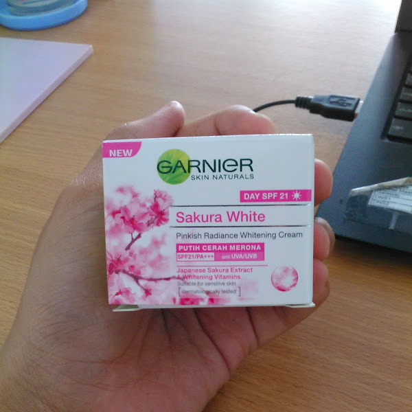 Review: Garnier Sakura White Pinkish Radiance Whitening Cream