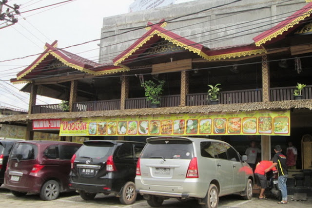 https://FindWisata.blogspot.com | 7 Daftar Tempat Makan Lesehan di Kota Jambi