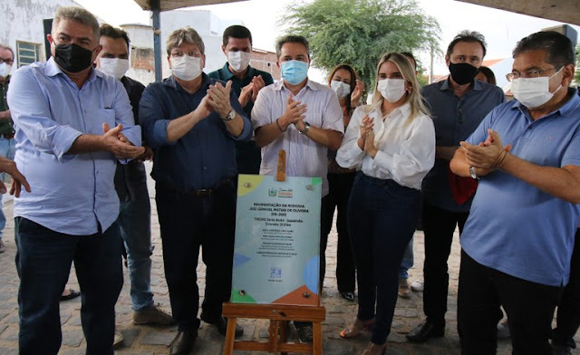 João Azevêdo entrega estradas que beneficiam mais de 40 mil moradores do Cariri