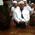 Habib Rizieq Syihab Mendatangi Korban Banjir Untuk Memberikan Bantuan.