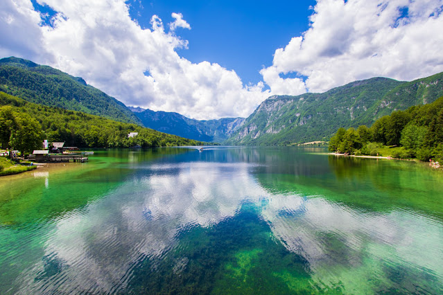 Lago di Bohinj-Slovenia-Alla chiesetta Cerkev Sv. Janeza Krstnika