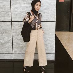 Outfit untuk Orang Pendek