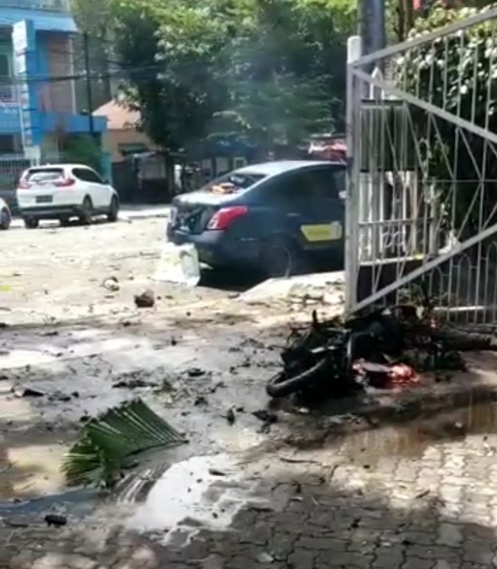 Inilah Video Detik Detik Bom Bunuh Diri Di Makassar