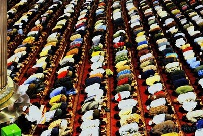 Khutbah Jum'at - Generasi meninggalkan Shalat & Mengikuti Syahwat