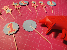 Como hacer toppers para cup cakes
