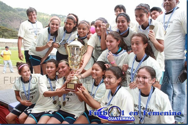 entrega de copa campeonas del apertura 2013 unifut. (4)