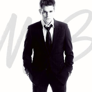 MIchael Bublé parado frente a la cámara